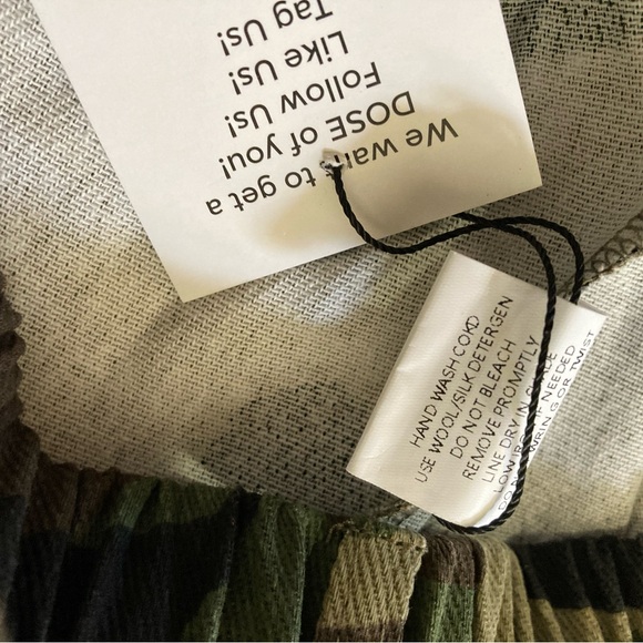 NWT DOSE high rise extra Wide-Leg Crop Pants - Green Camouflage size 2 XL. - Picture 9 of 10